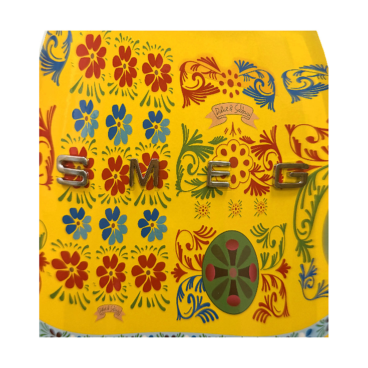 Деталь орнаменту: жовтий набір SMEG Dolce&Gabbana