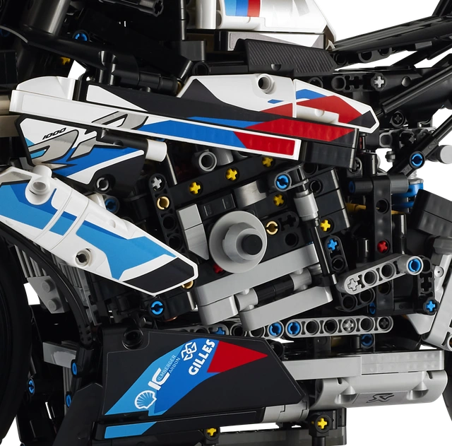 Конструктор LEGO Technic 42130 BMW M 1000 RR