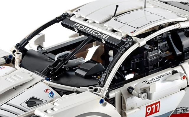 Конструктор LEGO Technic 42096 Porsche 911 RSR